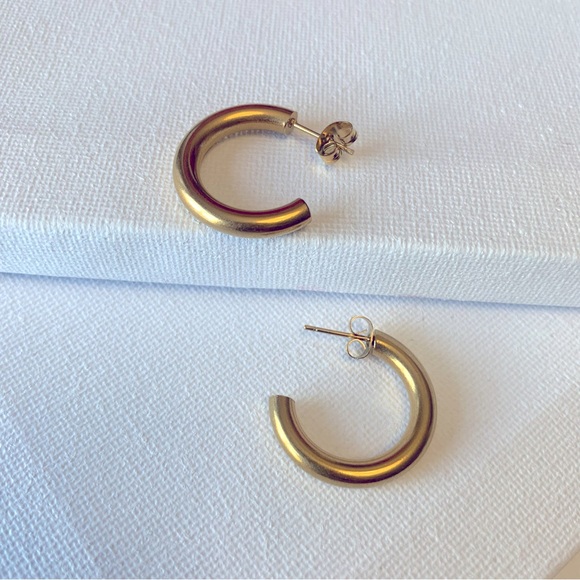 ◾️18k Gold Plated Matte Thick Circle Hoop Earrings - Picture 3 of 6